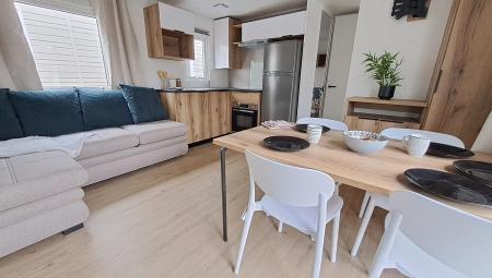 Eetkamer_Woonkamer_Keuken_Rapidhome_Playa_Greenwood_Moka