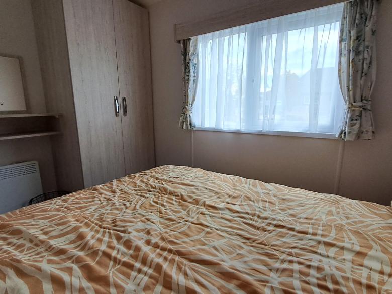 Ouderslaapkamer_Kledingkast_Delta_Saffron