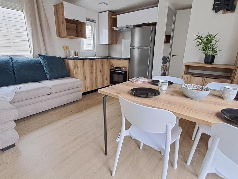 Eetkamer_Woonkamer_Keuken_Rapidhome_Playa_Greenwood_Moka